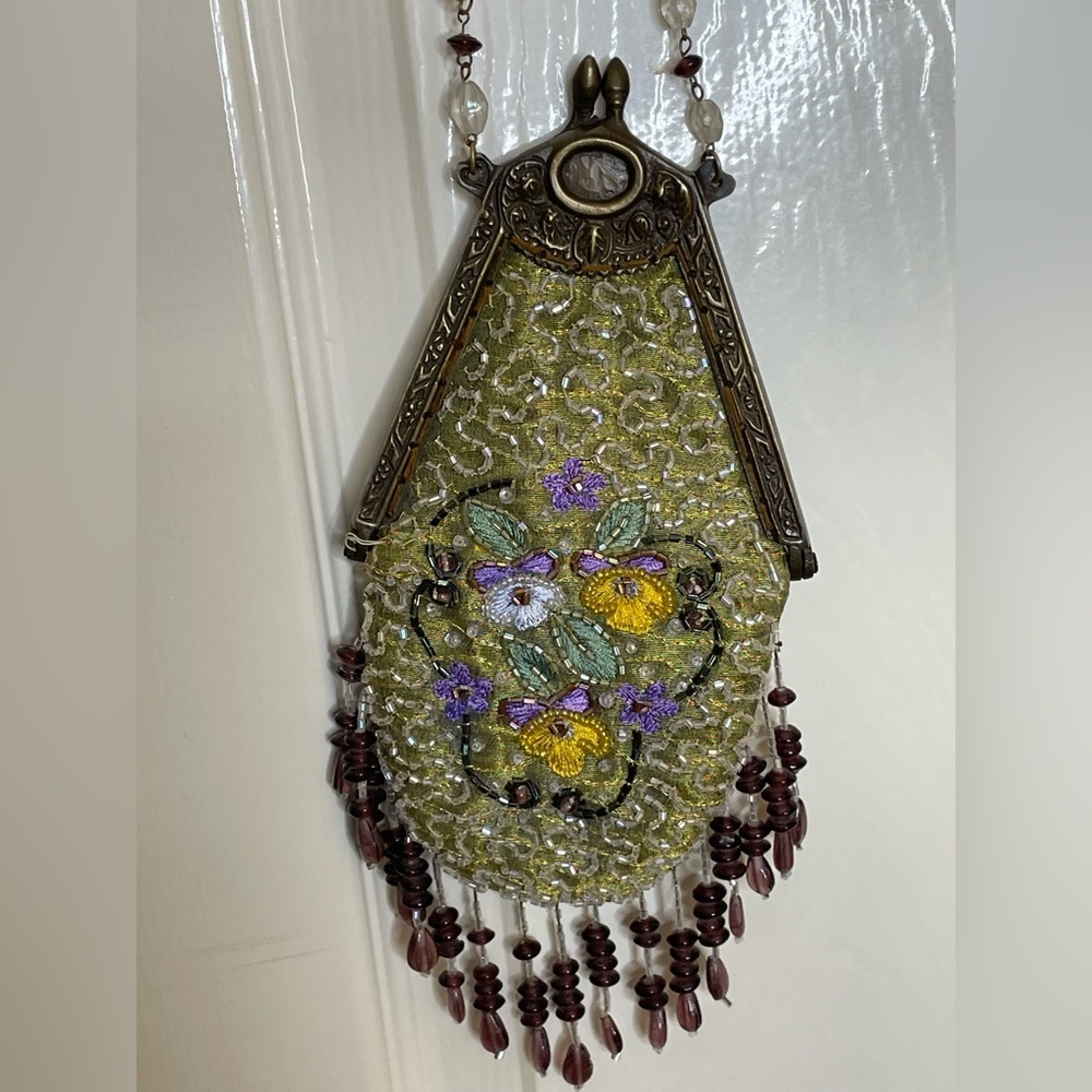 COPY - Vintage Mandalian style Flapper Bag Beaded Art Deco 1920s Goldtone Clasp​